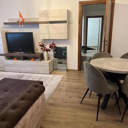 Central Trei Camere Бакэу Экстерьер фото