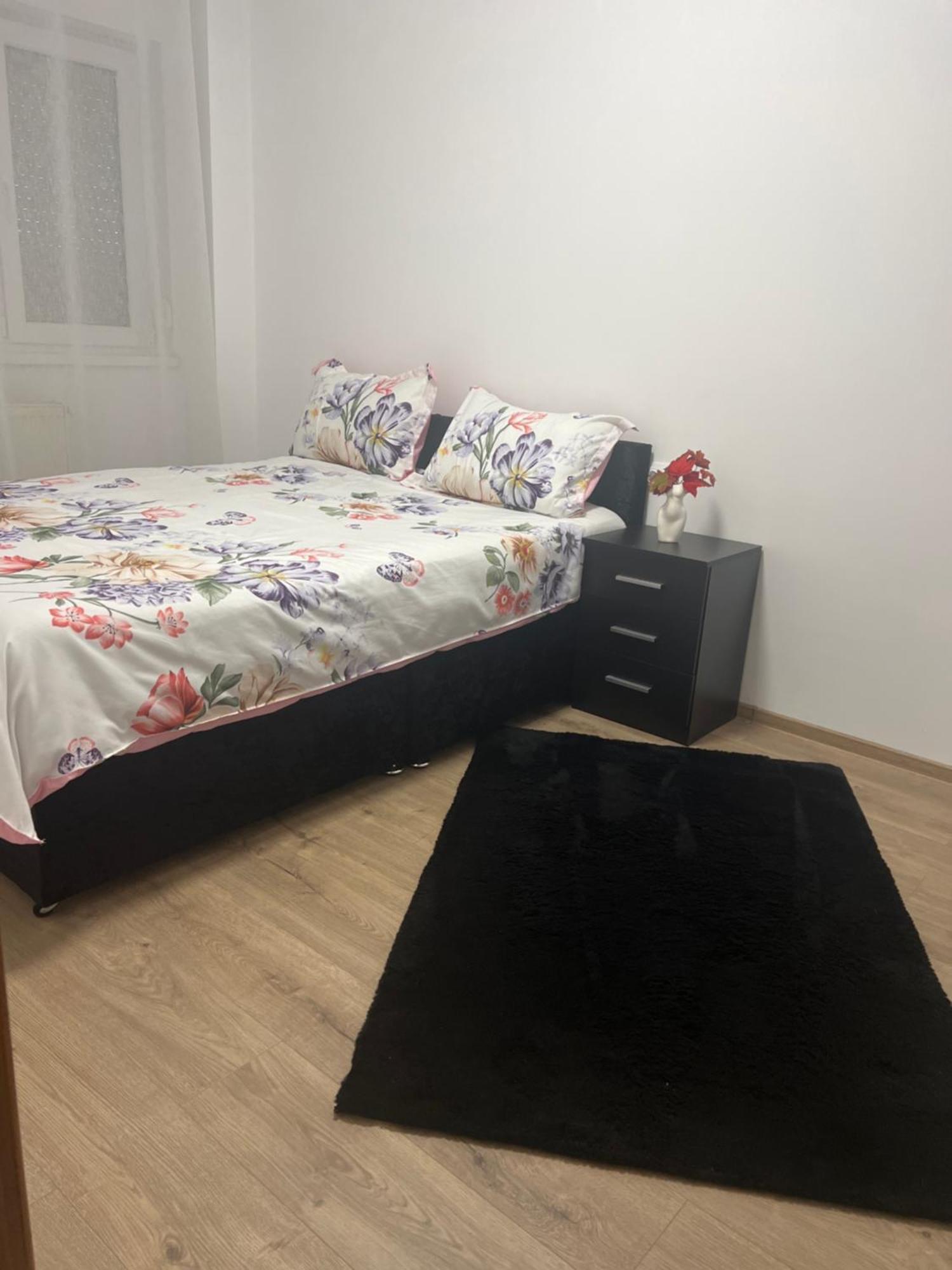 Central Trei Camere Бакэу Экстерьер фото