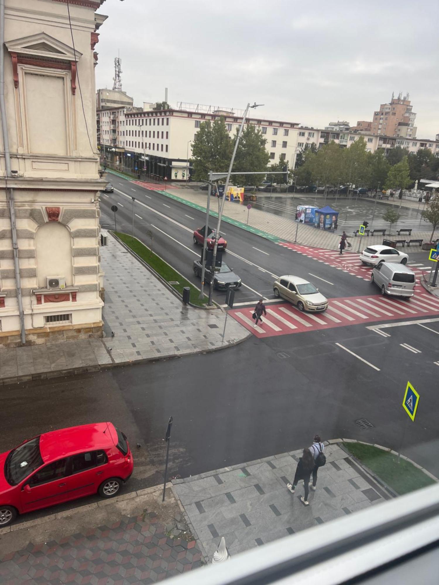 Central Trei Camere Бакэу Экстерьер фото